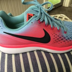 Nike Air Zoom Pegasus Women's Running Shoe Size 9